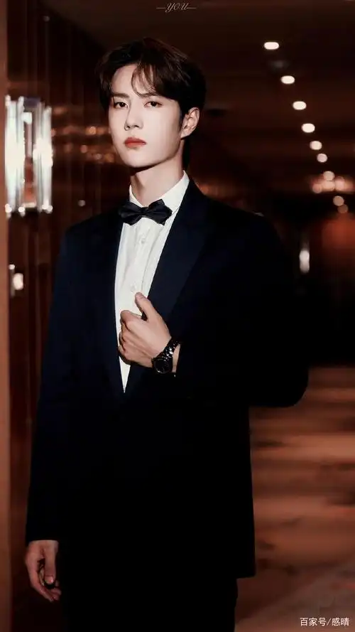 王一博:椰啵穿西装太有魅力了!又a又帅,我最喜欢的是红西装了!