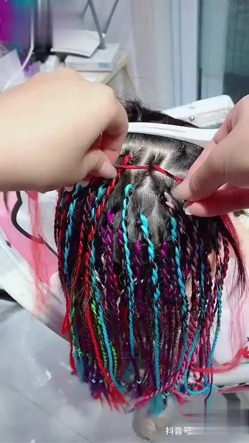 超酷脏脏辫儿童编发教程 睿嘟妈妈真人编发 我要上热门我要上热门