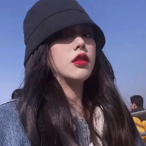 女生头像 >                 2021最火爆的最新帅气女生头像 上一