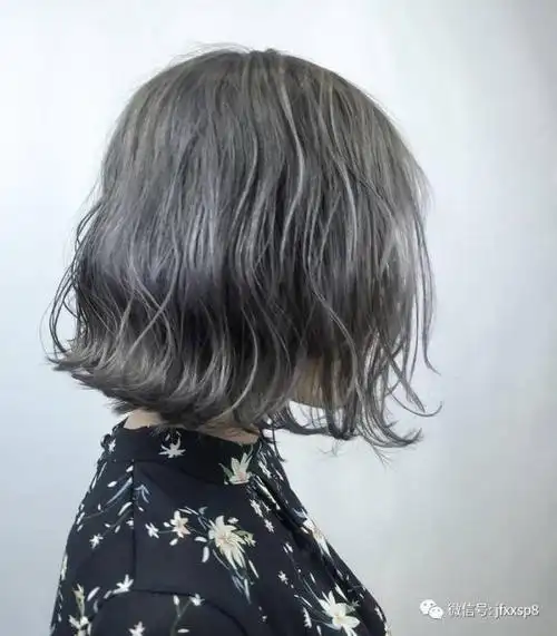 冬季流行空气感烫发