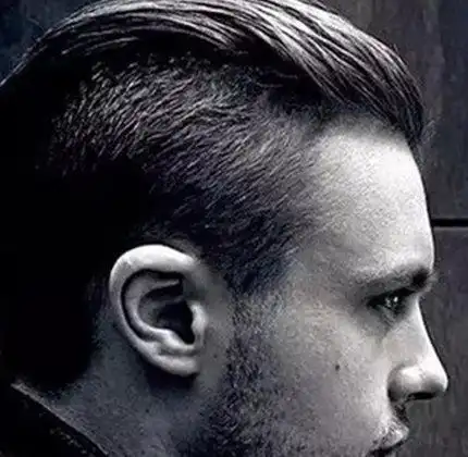 欧美发型男侧小背头轻松打造帅气形象