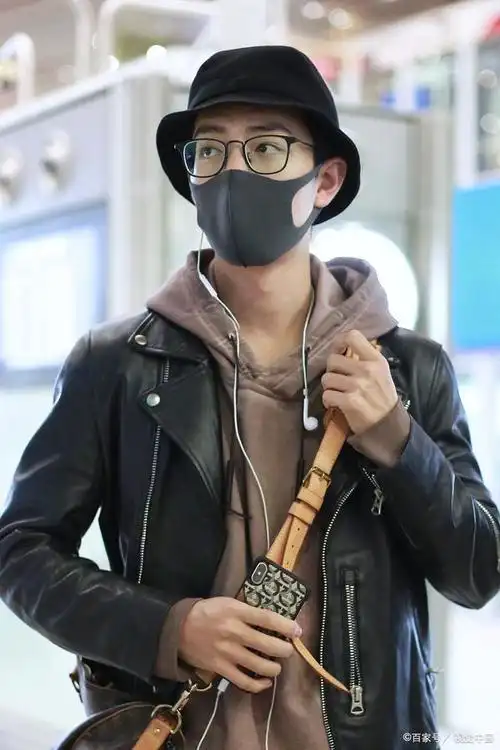 来一组肖战街头时尚穿搭