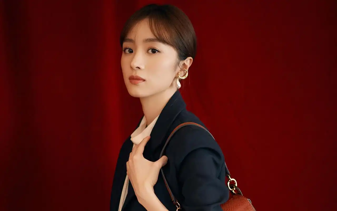 胡冰卿性感靓丽写真高清桌面壁纸