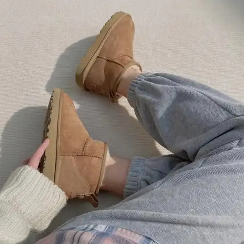 小灰裤 雪地靴 一起穿太干净啦!