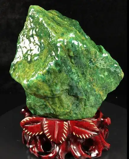 自然界中绿色石头种类繁多保持原有的特性也很高雅