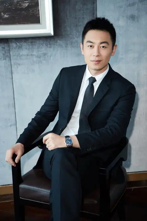 朱亚文曝气质写真