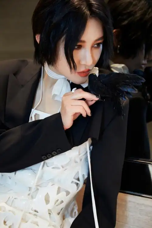 搜狐时尚盛典##电子唱作人尚雯婕