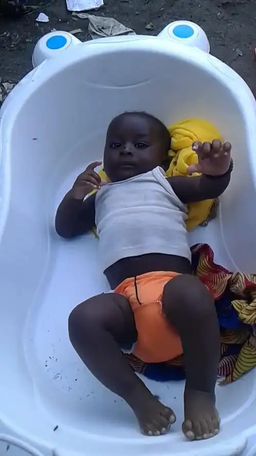 小黑娃太可爱了