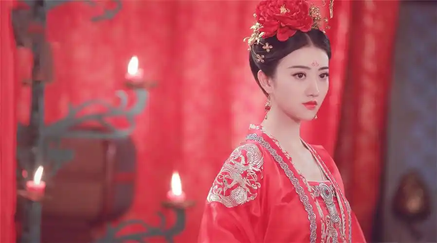 古装剧里的绝美嫁衣,怎么少得了广平王妃