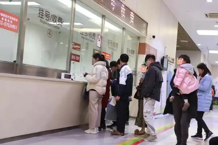 刚刚,昆山知名医院真实一幕被拍下