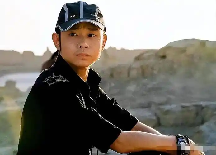 刀郎:再度爆红后选择停更,今又获亚洲最佳歌手,网友:实至名归_奖项