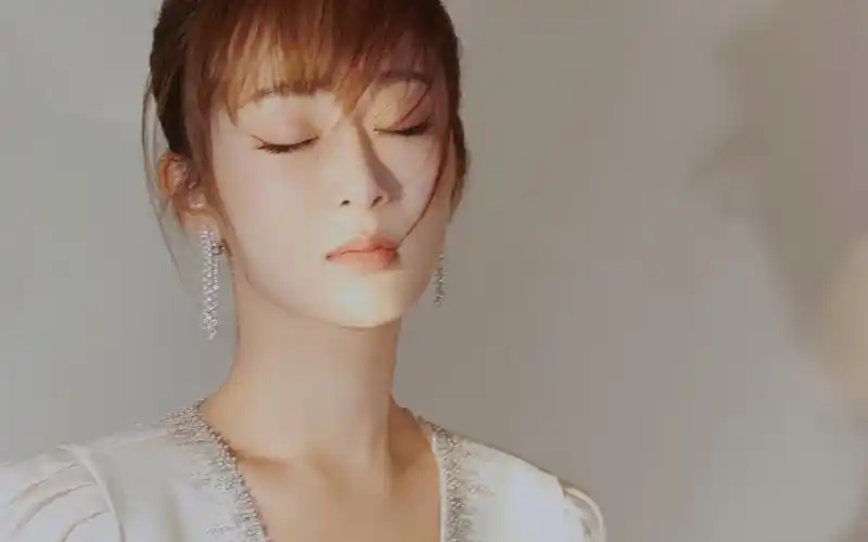 性感美女杨紫写真桌面壁纸