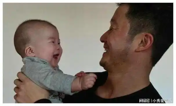 吴京大儿子叫"吴所谓",以为已够随性,没想二儿子名字更浮夸!