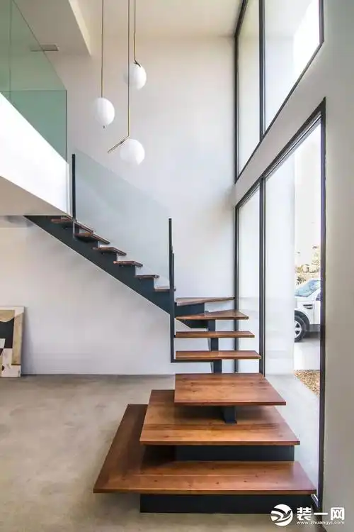 简约风室内木质楼梯装修效果图