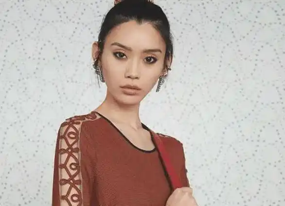 网曝奚梦瑶身价已超10亿?