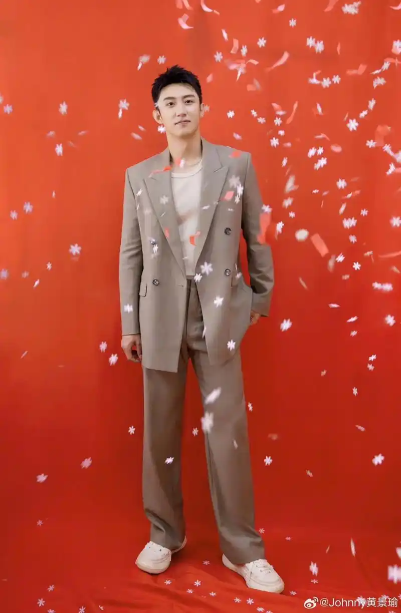 景瑜新年快乐#西装杀 #这该死的魅力 #黄景瑜黄景瑜黄景瑜 - 抖音