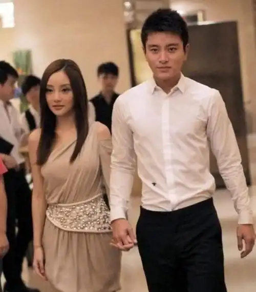 7年将2个男人迷得神魂颠倒李小璐悲剧婚姻的始作俑者是她亲妈