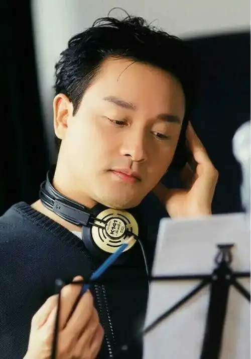 张国荣的容貌和气质前后期有什么变化