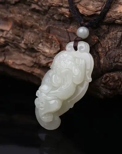 天然和田玉树叶貔貅吊坠一夜暴富