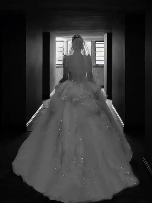 中世纪宫廷风复古婚纱一半少女且一半奢华