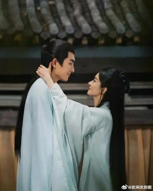 林更新赵丽颖还原与凤行名场面##赵丽颖林更新摸头抱