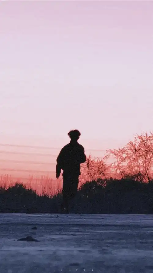 夕阳衬托甜蜜行踪晚风轻抚你的笑容94粉雾海@tfboys-易烊千玺#易烊