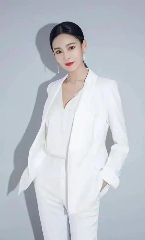 美丽优雅王媛可惊艳写真图集