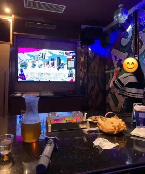 什么样的中年人,把ktv当钟点房?_腾讯新闻