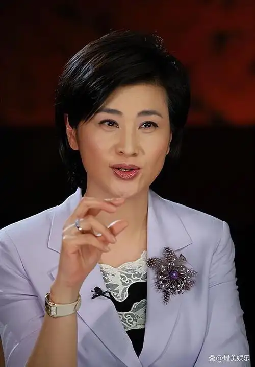 吴小莉:扎根主持33年,23年前帮父亲寻亲,牵挂浙江的哥哥和妈妈