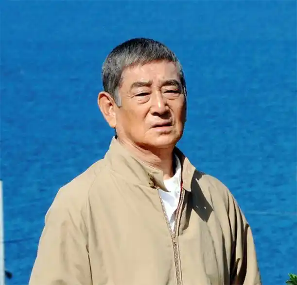 一代硬汉高仓健