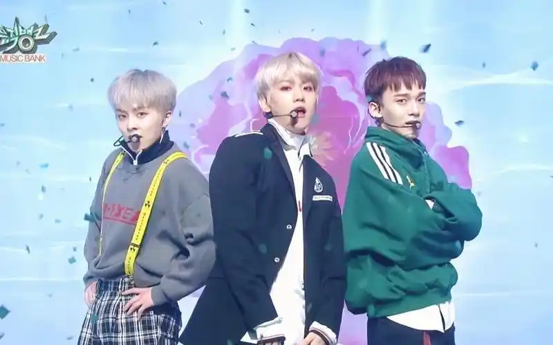 【4k】《花曜日-blooming day》exo-cbx舞台现场20180413