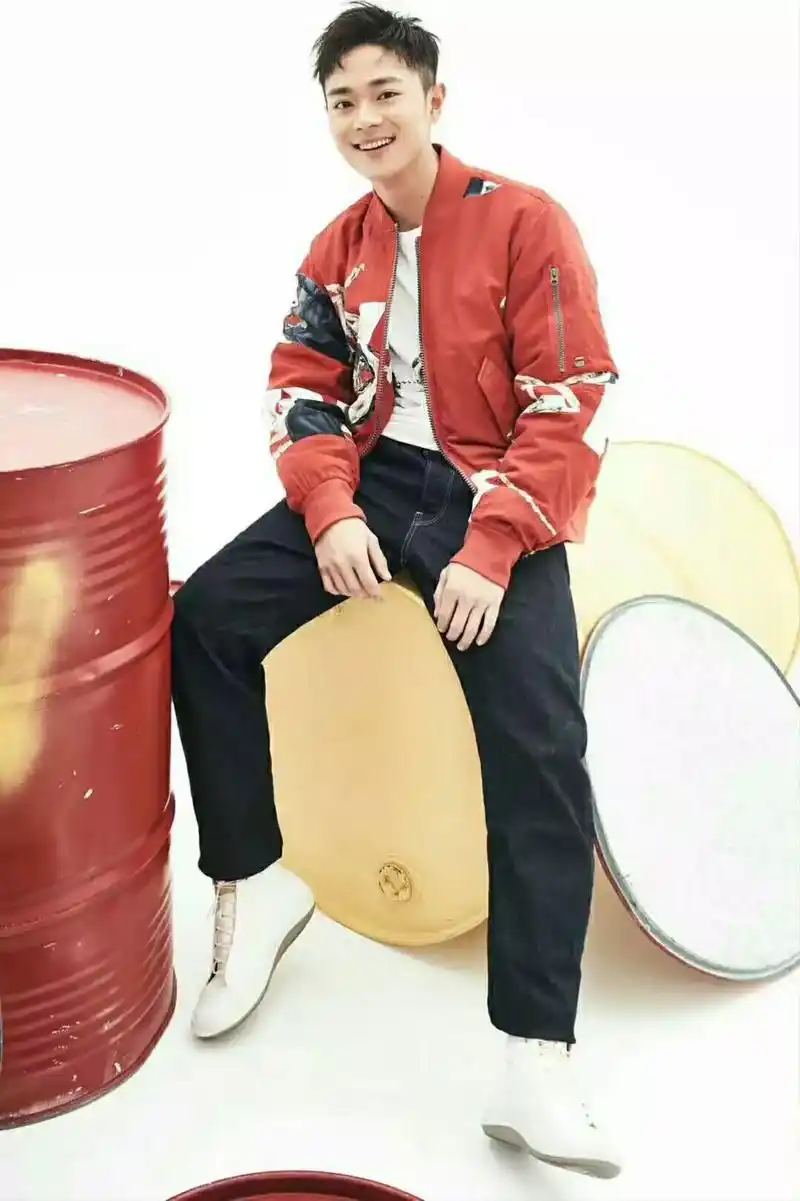 没发福没长残,"小沉香"曹骏蛰伏数年重"新"出发