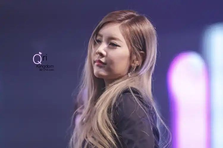 tara的门面为什么是李居丽?