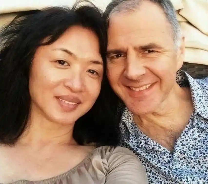 金星第一任妻子貌美如花,离婚时还怀着孕,如今过得怎样了?