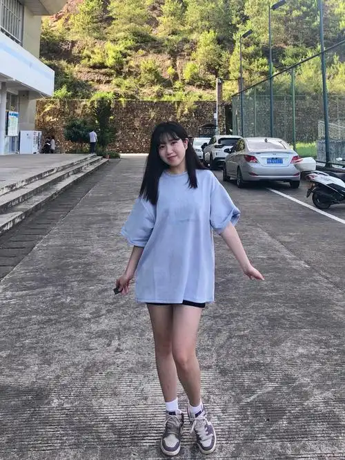 160100微胖女生浅尝试一下男友t恤