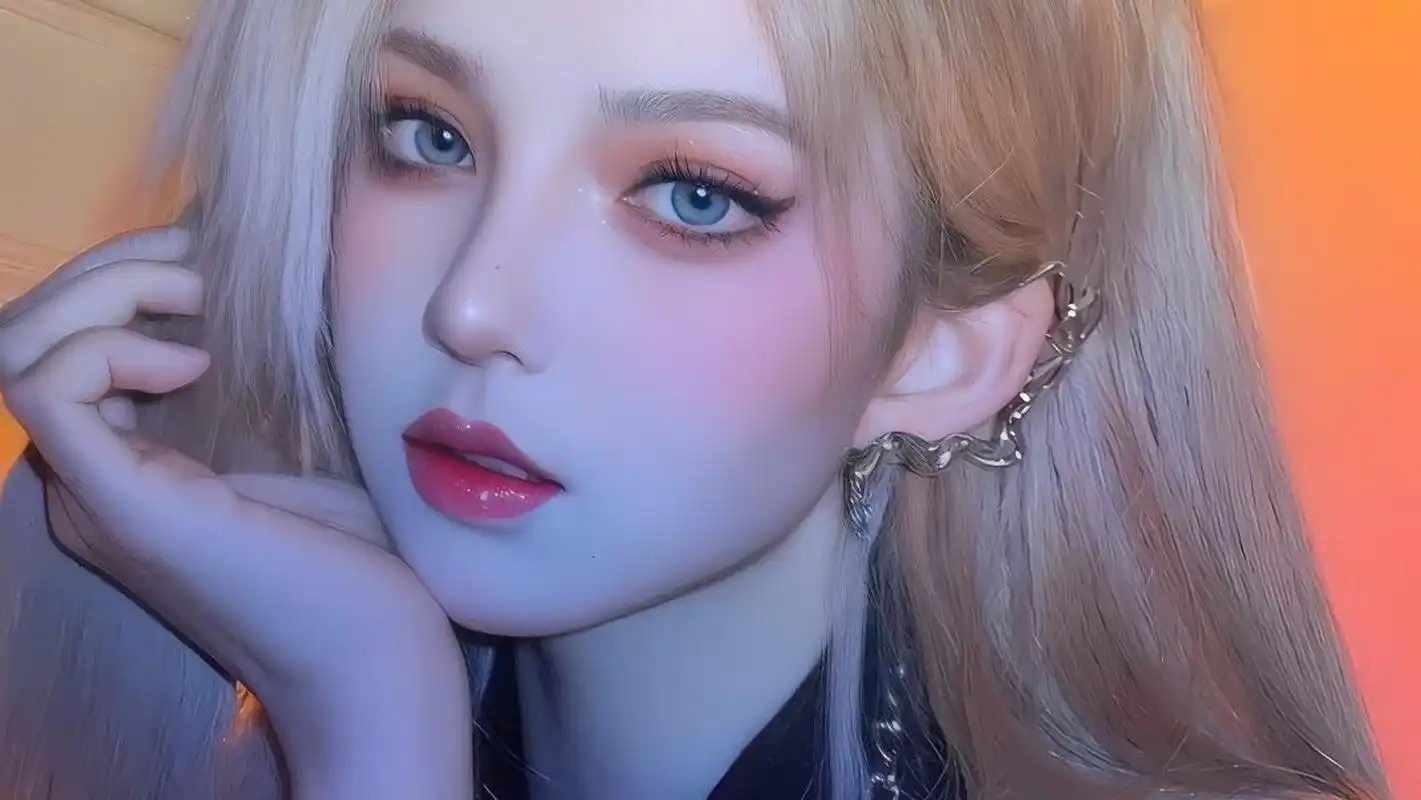 美女横屏笔记本电脑壁纸