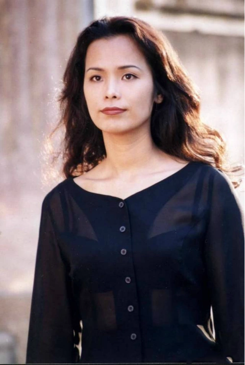 回顾韦唯失婚背后有泪做单亲妈妈17年3个儿子是她的骄傲