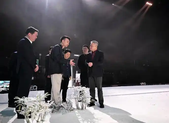 省委书记沈晓明在长沙学院湖南大众传媒职院湖南艺术职院等地调研