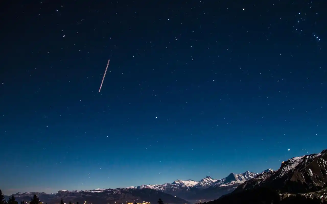 唯美流星雨图片电脑壁纸