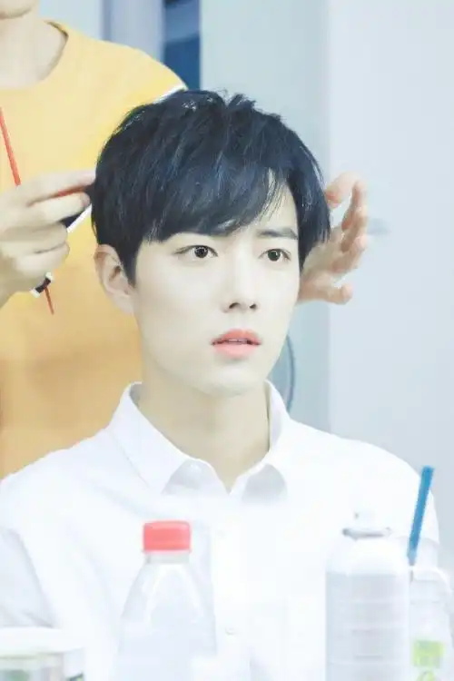 肖战##和肖战点亮微博之夜##微博网友喜爱人物