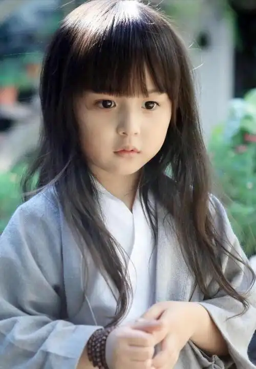 一部热播剧《芈月传》中的童星刘楚恬,以她奶声奶气的表演俘获了所有