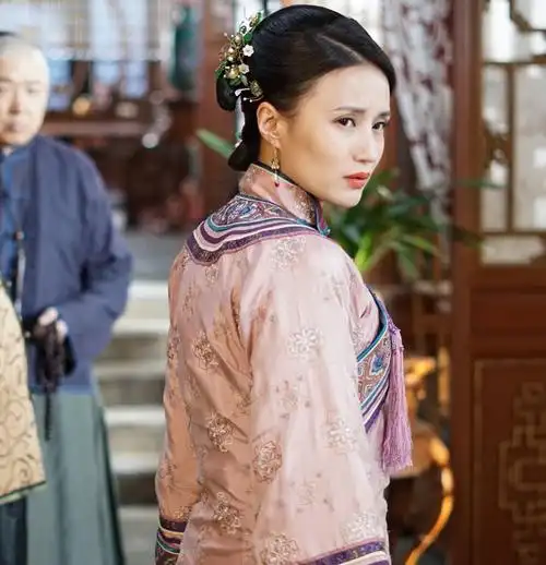 "电影脸"万美汐的"意外热搜"体质