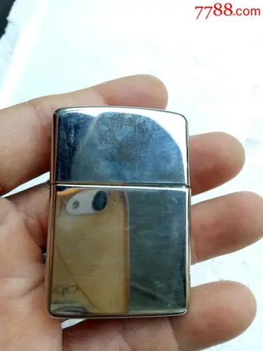zippo打火机,madinu.a.s,98成新,品相如图
