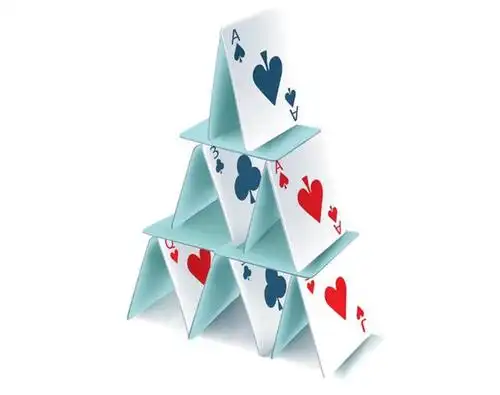 然后抽扑克牌,每人都要抽一张,从金字塔中的牌中抽取纸牌,不同的牌都