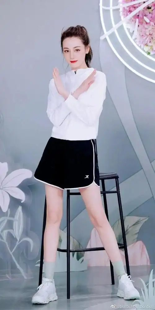 迪丽热巴女神爱健身