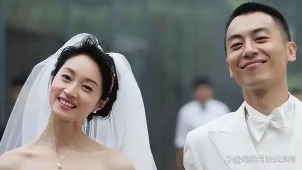 然而朱亚文对军队根本没有兴趣.他坚持报考北京电影学院,决心追求