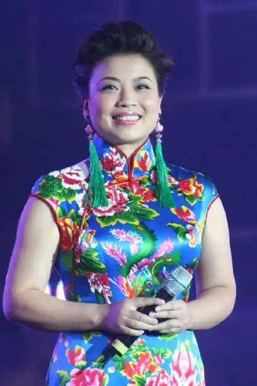 李谷一的"干女儿"张也,25次荣登春晚,却在巅峰时期为父亲隐退