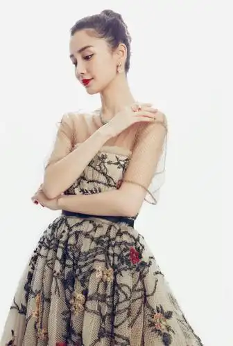angelababy蔷薇藤蔓纱裙优雅写真