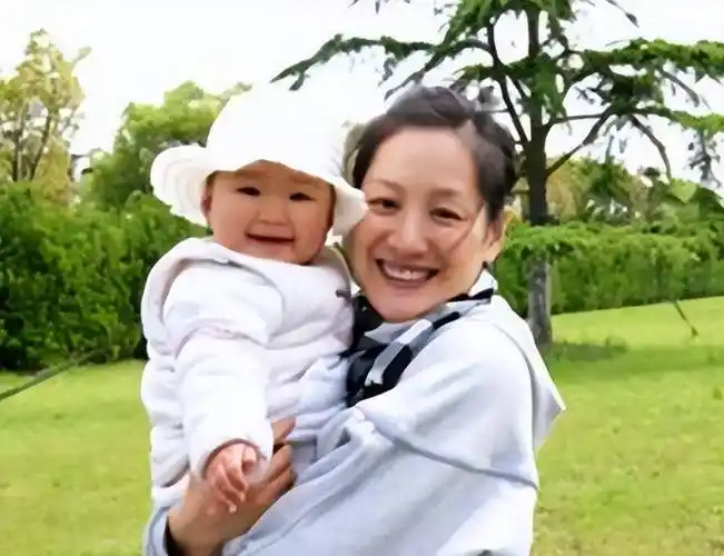 林海回到东方卫视之后,有了曹可凡,程雷这些高人气主持人,事业似乎