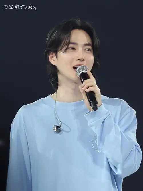 金俊勉珍贵且唯一##金俊勉帅气满分#  240414 exo十二周年见面会